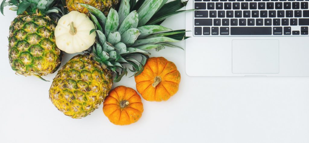 Although email signature seems as easy enough to make, a lot of people still find it hard to create an effective email signature.
